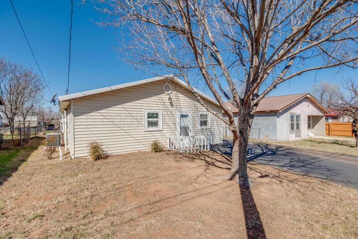 Property Photo: 106 S Canadian Street TX 79096