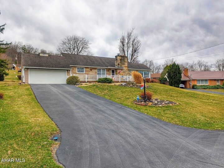 Property Photo:  155 Shawnee Circle  PA 15522 