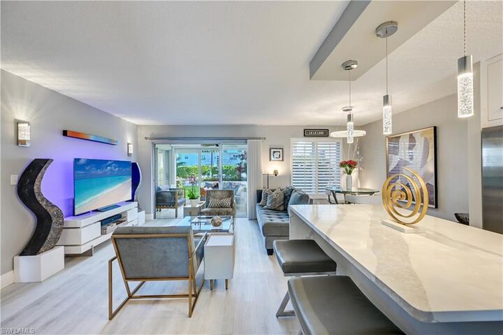 Property Photo: 250 7th Ave S 106 FL 34102