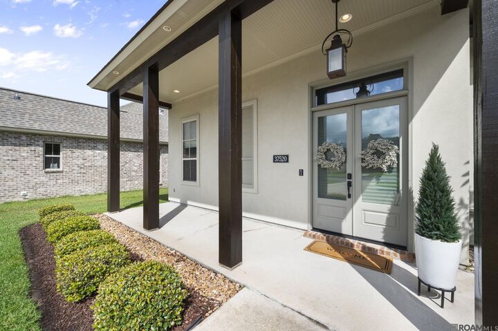 Property Photo: 37520 Cypress Hollow Ave LA 70737