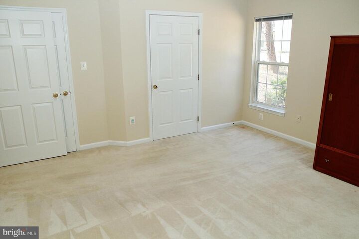 Property Photo: 7532 Coxton Court B 122 VA 22306