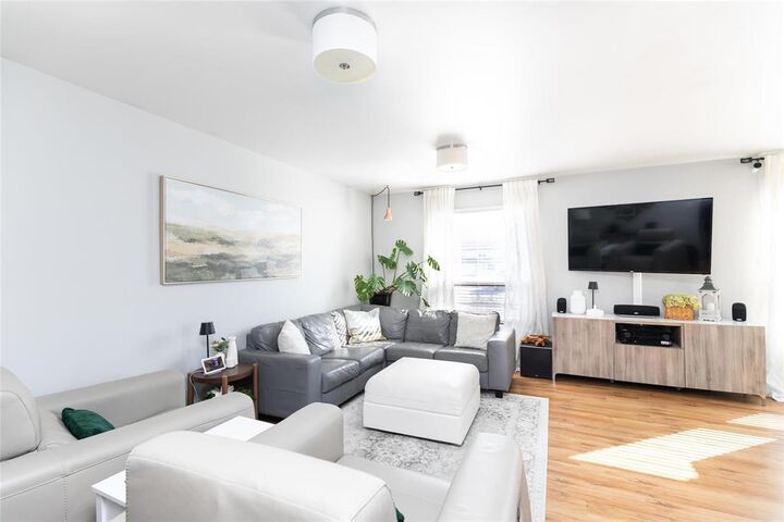Property Photo:  130 Albert Street  MB R5G 2B4 