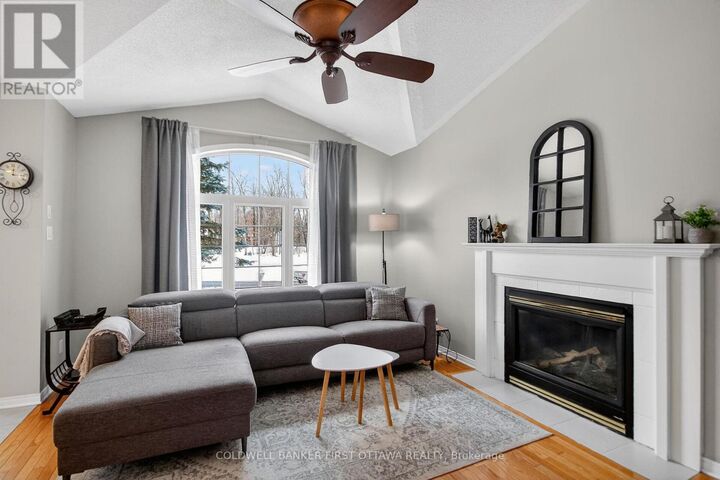 Property Photo:  2960 Ernside Crescent  ON K4C 1B6 