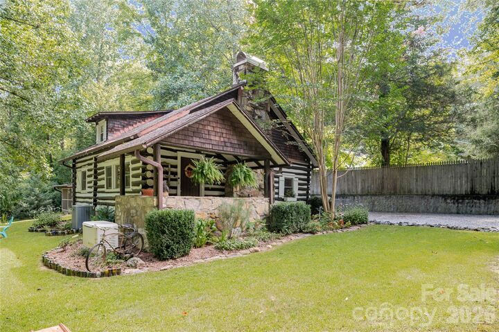 Property Photo:  2506 Anders Drive  NC 28791 