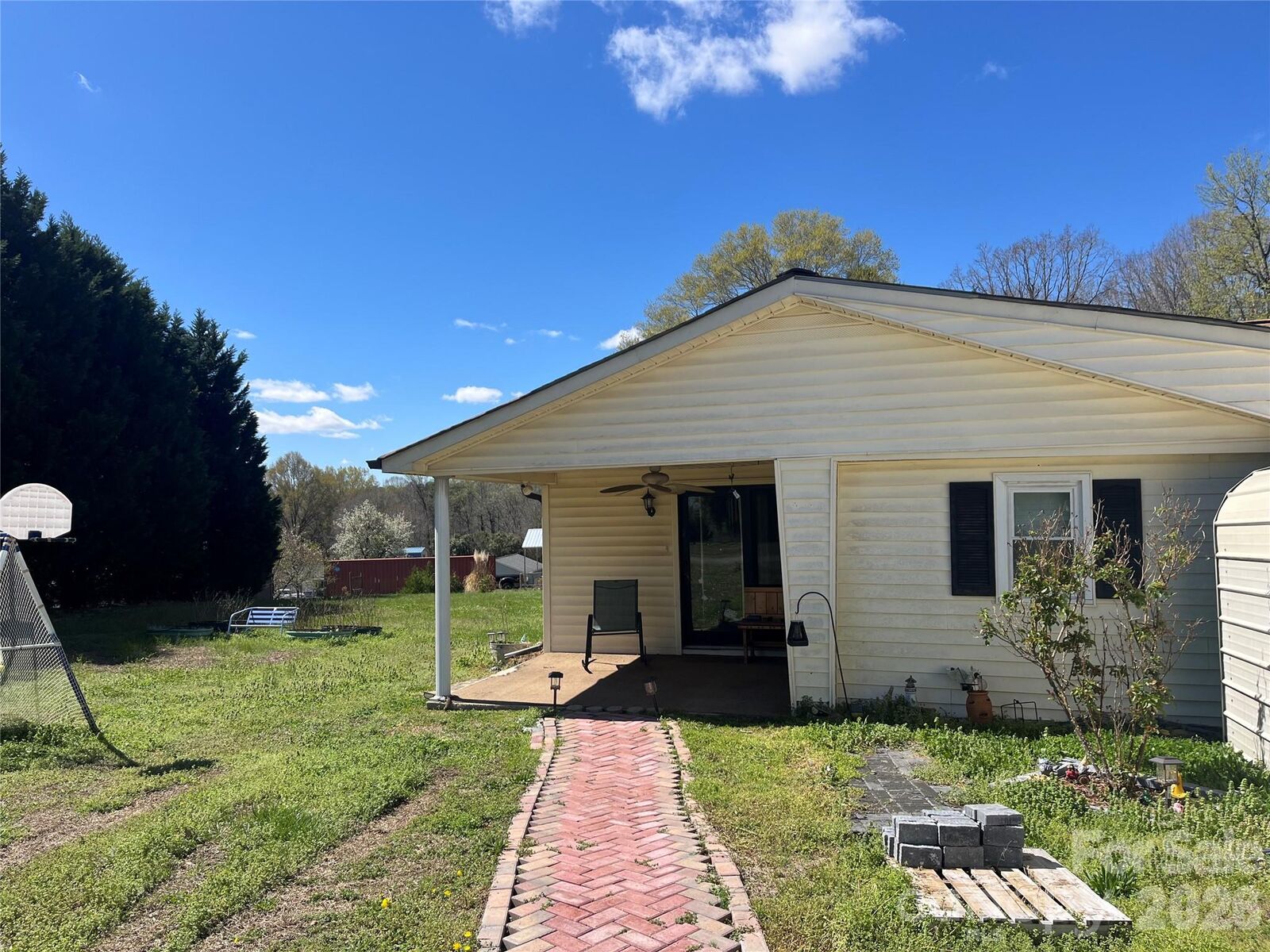 Property Photo:  1021 Ebenezer Road  NC 28083 