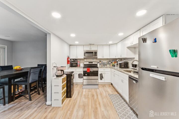 Property Photo:  22 Milstone Court  NJ 08081 