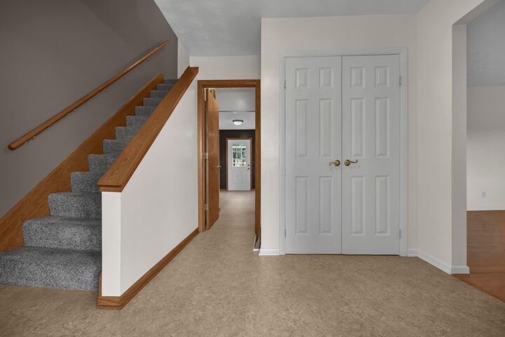 Property Photo:  1871 Blue Jay Road  OH 43056 