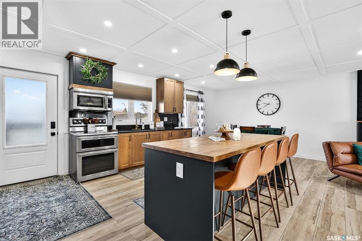 Property Photo: 10 Edelweiss Crescent SK S6J 1E5