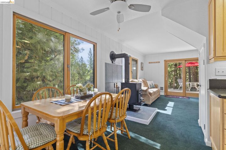 Property Photo: 29810 Mariposa Dr CA 95335