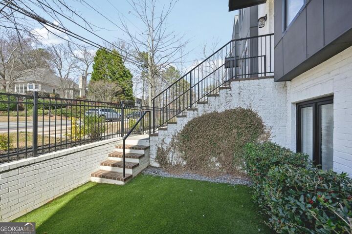 Property Photo: 1108 Briar Cove Circle GA 30329