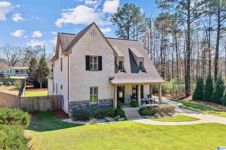 Property Photo:  502 Willow Branch Circle  AL 35043 