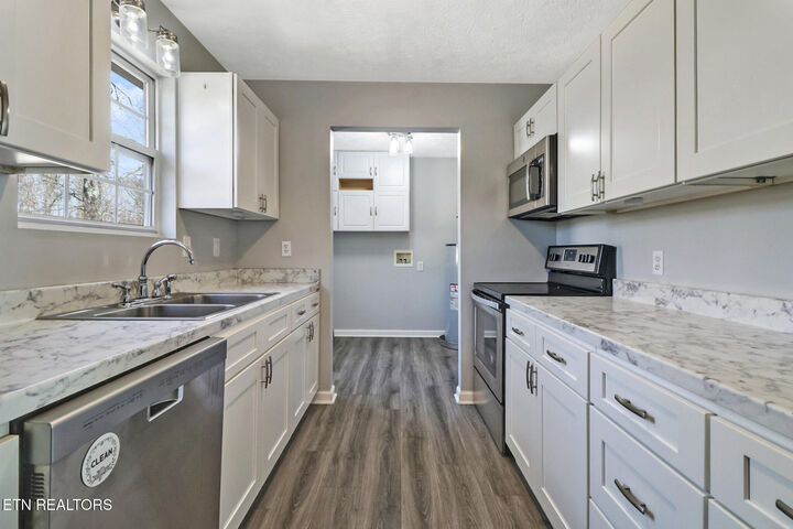 Property Photo: 826 Kings Hill Rd TN 37381