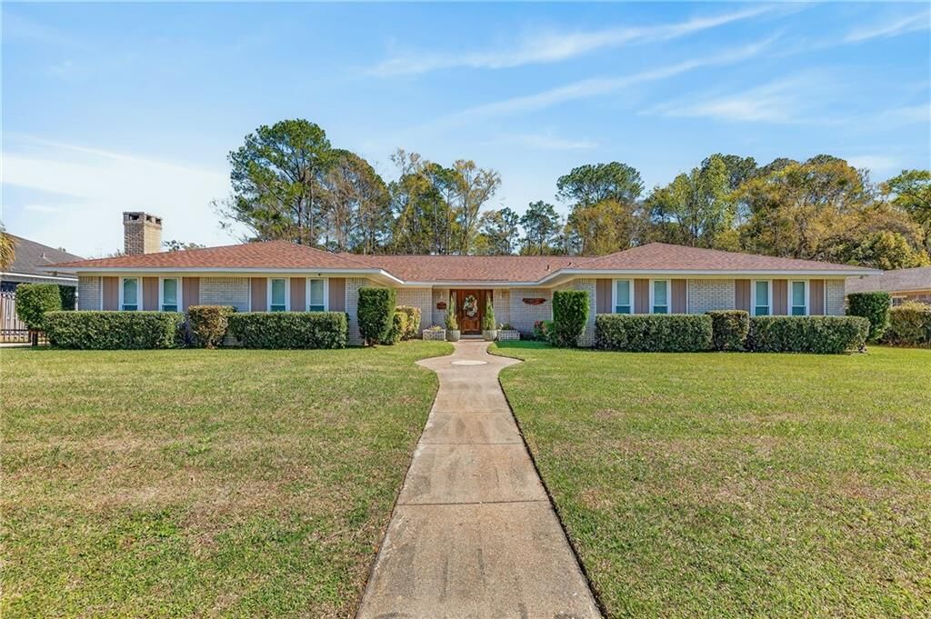 Property Photo: 1271 Spring Valley Drive E AL 36693