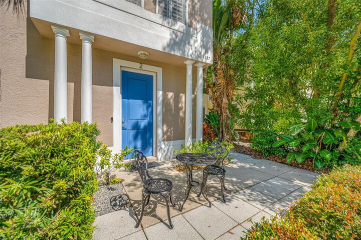 Property Photo:  237 7th Avenue N 2  FL 33701 