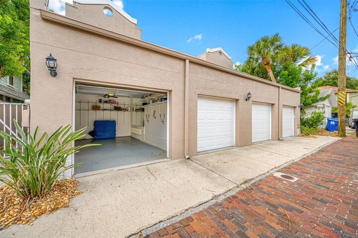 Property Photo:  237 7th Avenue N 2  FL 33701 