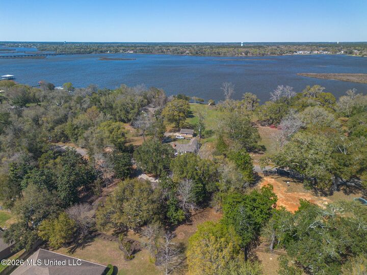 Property Photo:  Harmanson Vue  MS 39531 