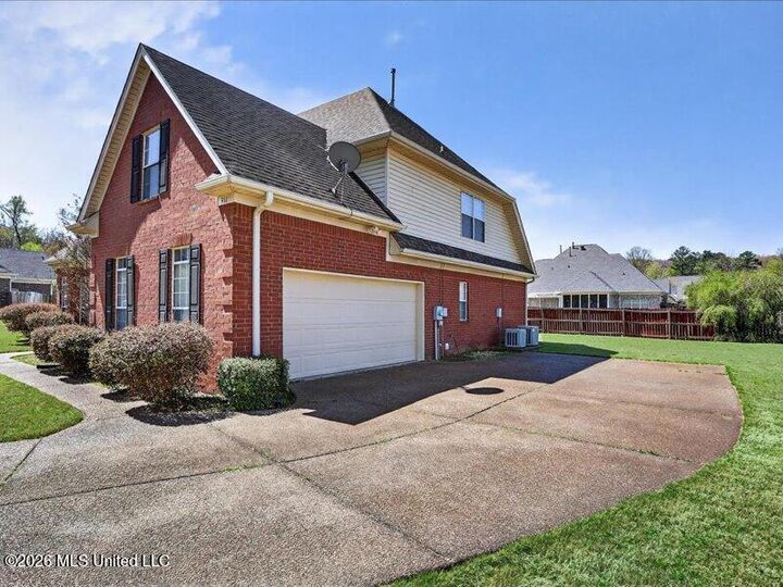 Property Photo: 911 Clair Cove MS 38632