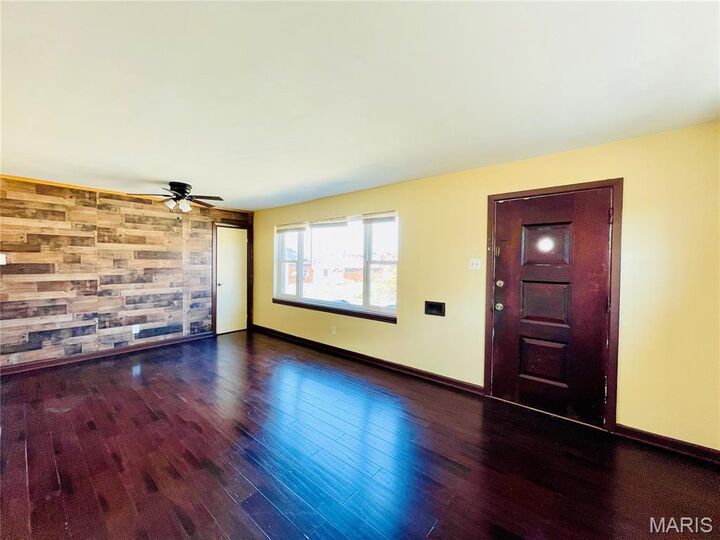 Property Photo: 4544 Elmbank Avenue MO 63115