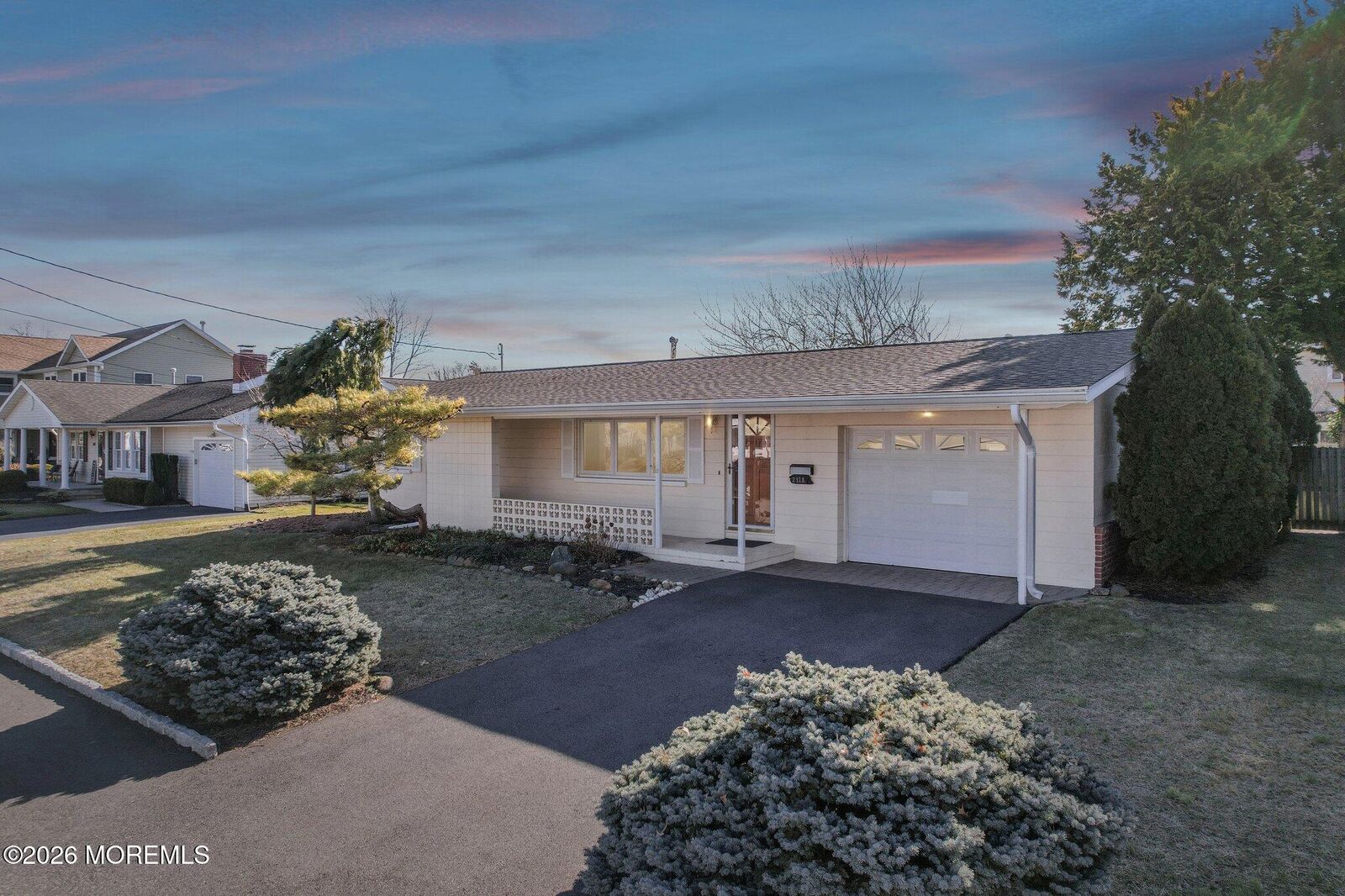 Property Photo:  2318 Cardinal Drive  NJ 08742 