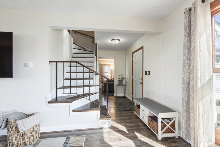 Property Photo:  832 Kansas Street  IL 60188 