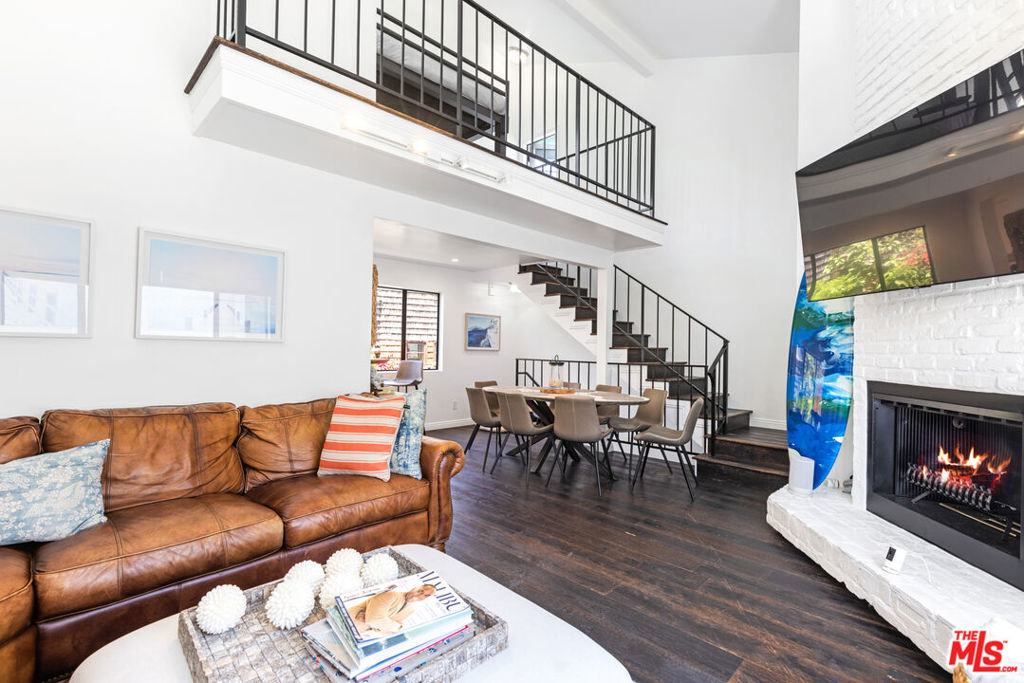 Property Photo:  29231 Heathercliff Road 2  CA 90265 