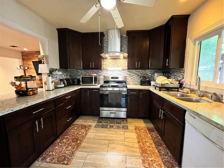 Property Photo: 12188 Oracle Street CA 90650