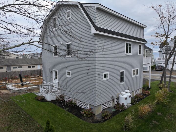 Property Photo:  390 Ocean Avenue  ME 04090 