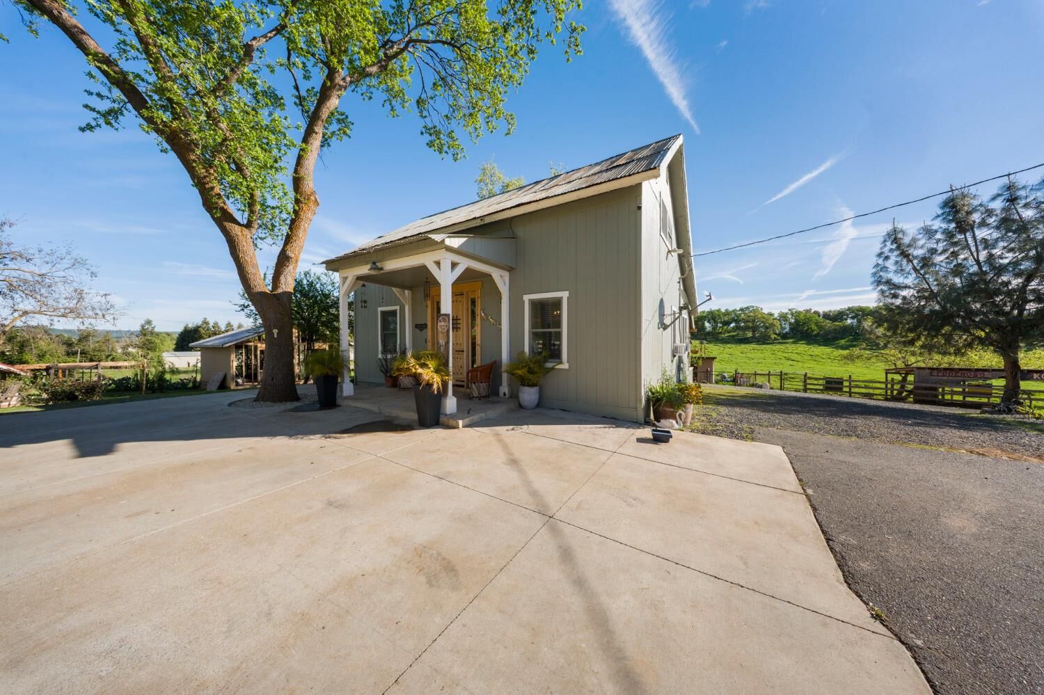 Property Photo:  16561 Jacksonville Road  CA 95327 