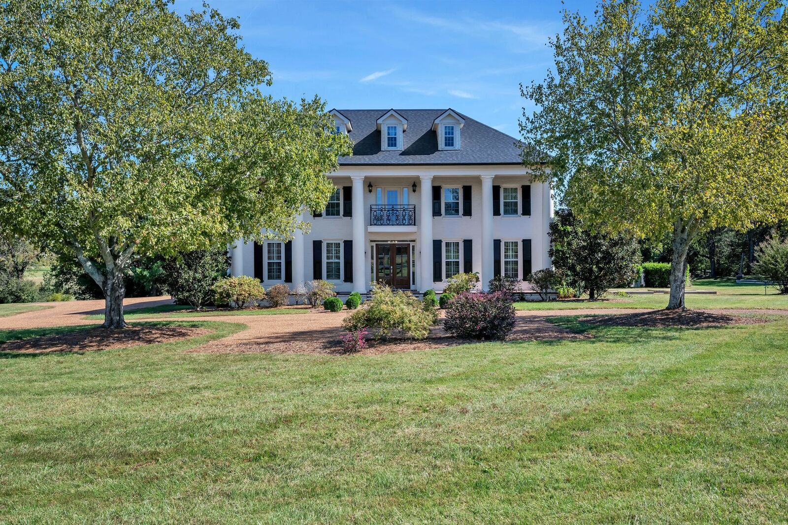 Property Photo:  1860 Old Natchez Trce  TN 37069 