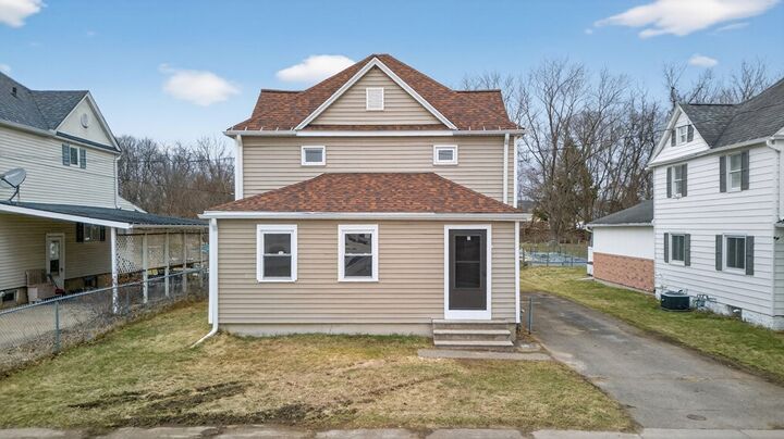 Property Photo:  132 Bradford Street  PA 18840 