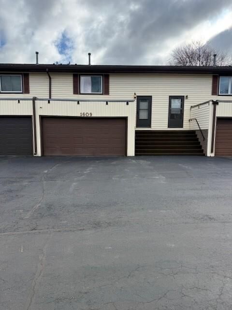 Property Photo: 1609 Keystone Drive MN 56007