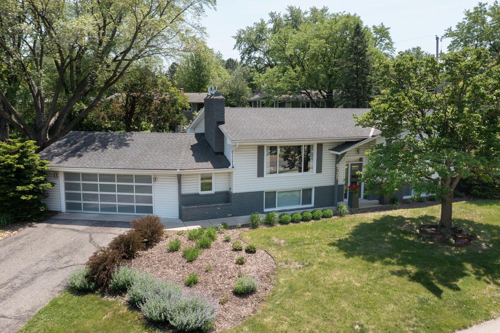 Property Photo:  6725 Valley View Road  MN 55439 