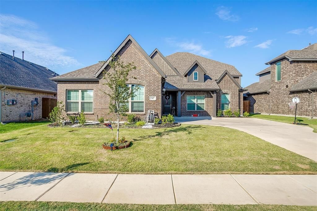 Property Photo:  517 Ramon Street  TX 76028 