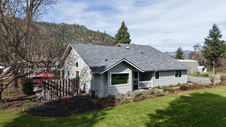 Property Photo: 9401 Old Stage OR 97502