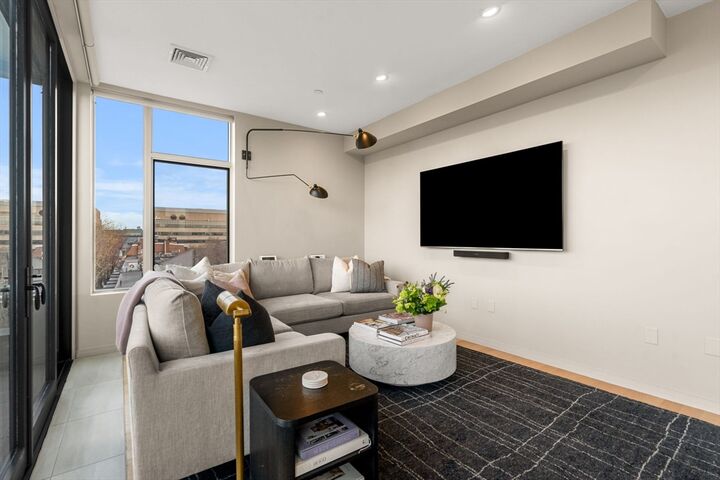 Property Photo:  7 East Springfield Ph6  MA 02118 