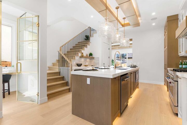 Property Photo: 1425 44 Street SW AB T3C 2A7