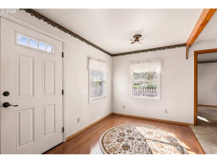 Property Photo:  1615 Van Buren St  OR 97045 