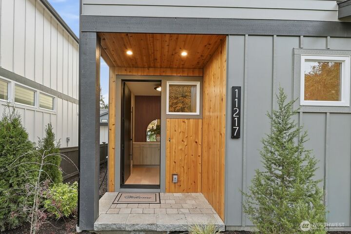 Property Photo:  11217 NE 95th Street  WA 98033 