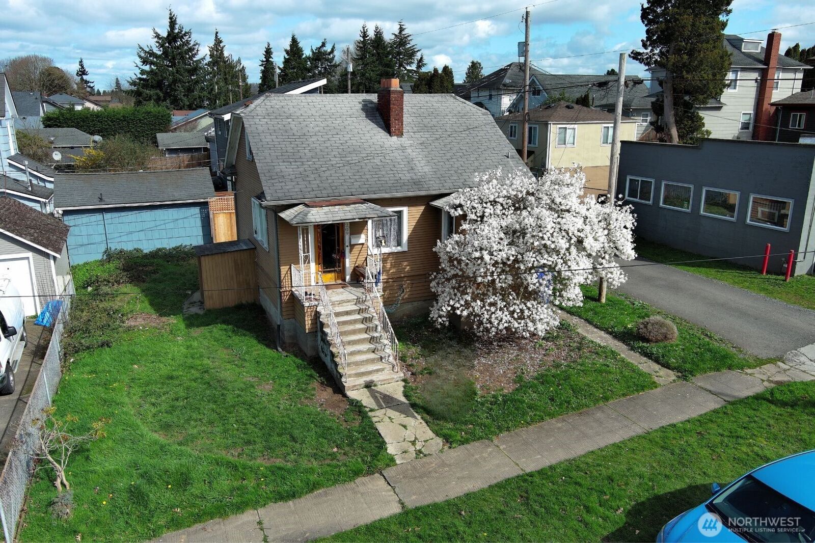 Property Photo:  2209  21st Street  WA 98201 