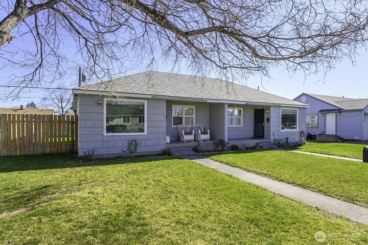 Property Photo:  50 52  G Street NE  WA 98823 