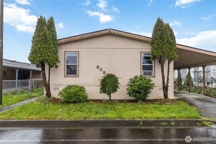 Property Photo:  505  Mallard Lane  WA 98632 
