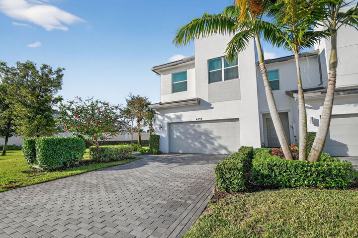 Property Photo: 4839 Navali Drive FL 33467