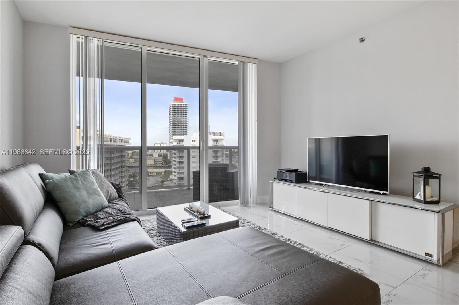 Property Photo:  1800 S Ocean Dr 909  FL 33009 