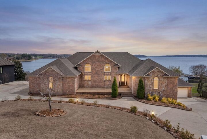 Property Photo:  1424 Sky Park Rd  AL 35634 - FLORENCE 