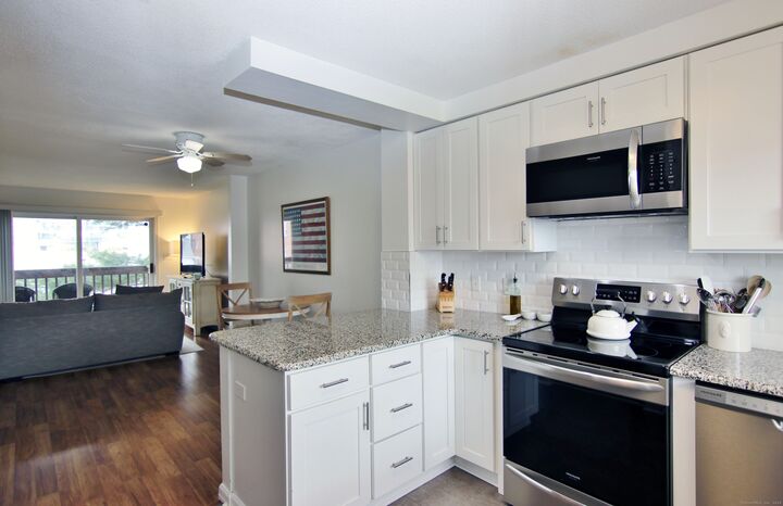 Property Photo:  256 Washington Boulevard 9  CT 06902 