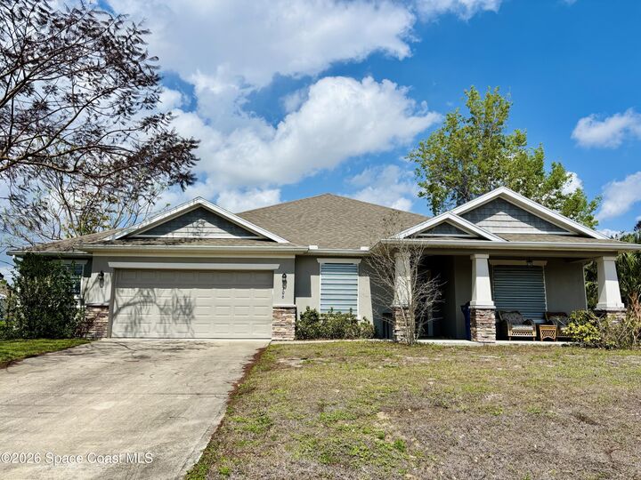 Property Photo: 1706 Elmhurst Circle SE FL 32909