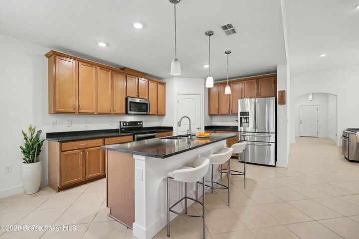 Property Photo:  1706 Elmhurst Circle SE  FL 32909 