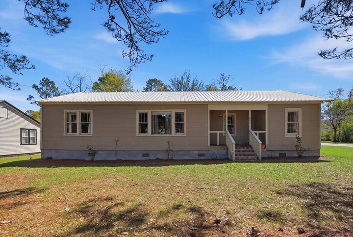 Property Photo: 801 Belmont Ave GA 31794