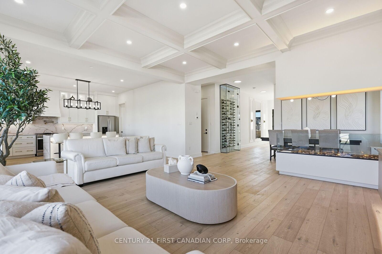 Property Photo:  1673 Medway Park Drive  ON N6G 3W1 