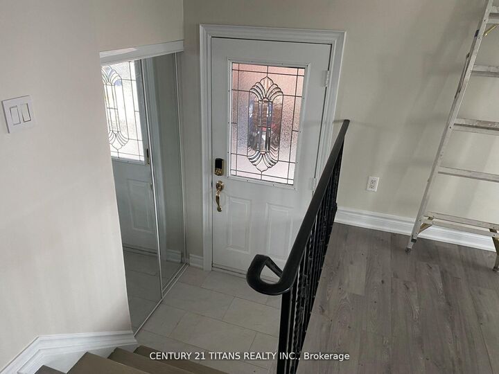 Property Photo:  26 Stephenfrank Road  ON M1P 3W3 